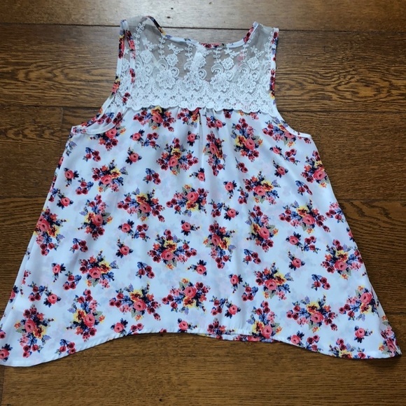 Xhilaration Flowy Floral Lace Trim Sleeveless Top - Picture 5 of 5